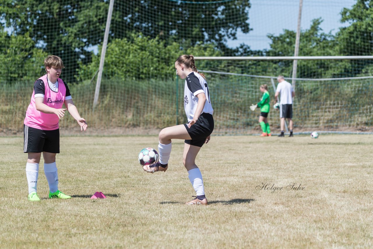 Bild 52 - wBJ TuRa Meldorf/Buesum - JFV Luebeck : Ergebnis: 1:0